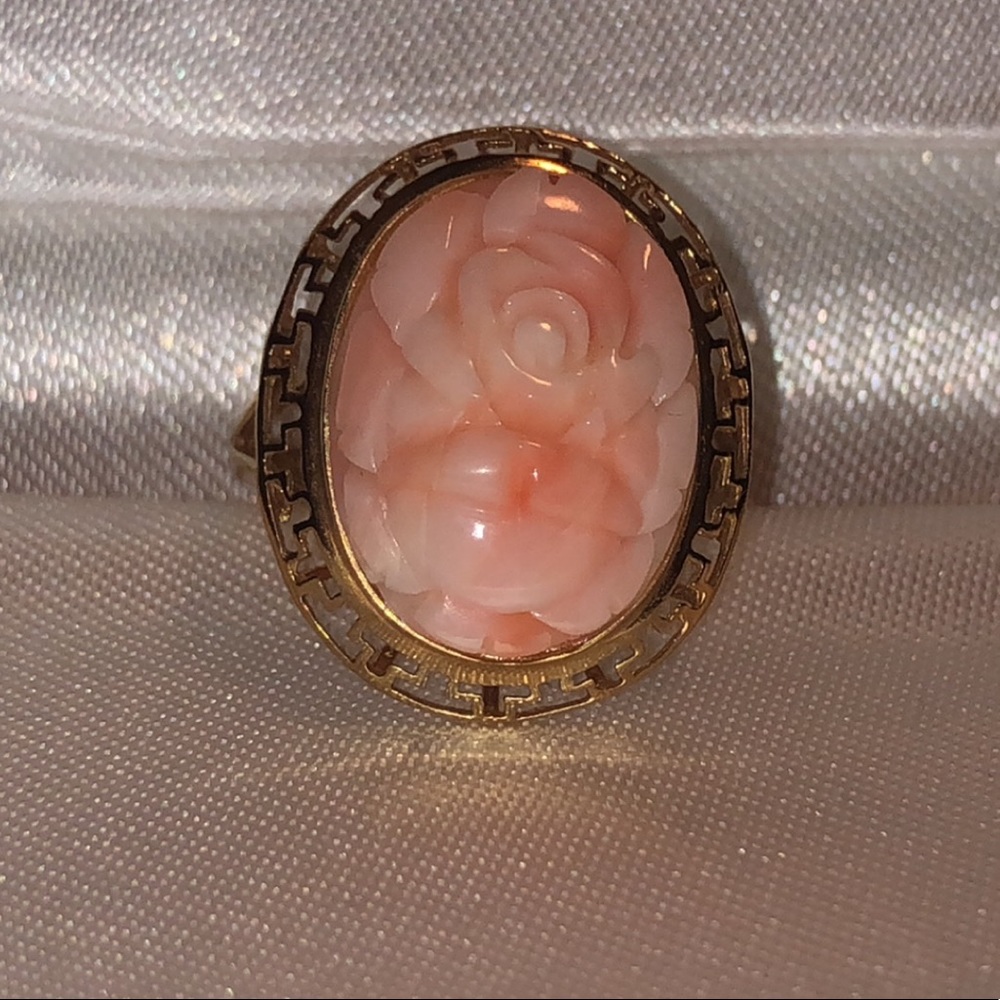 14 karat yellow gold coral jade ring